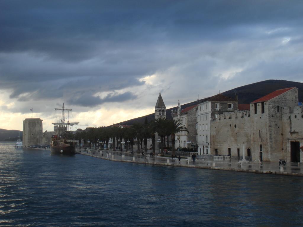 Apartment Z&E Trogir Exterior foto